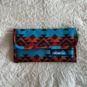 KAVU Geometric Long Wallet